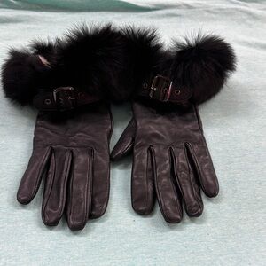 Luxurious Black Fur-Trimmed Leather Gloves